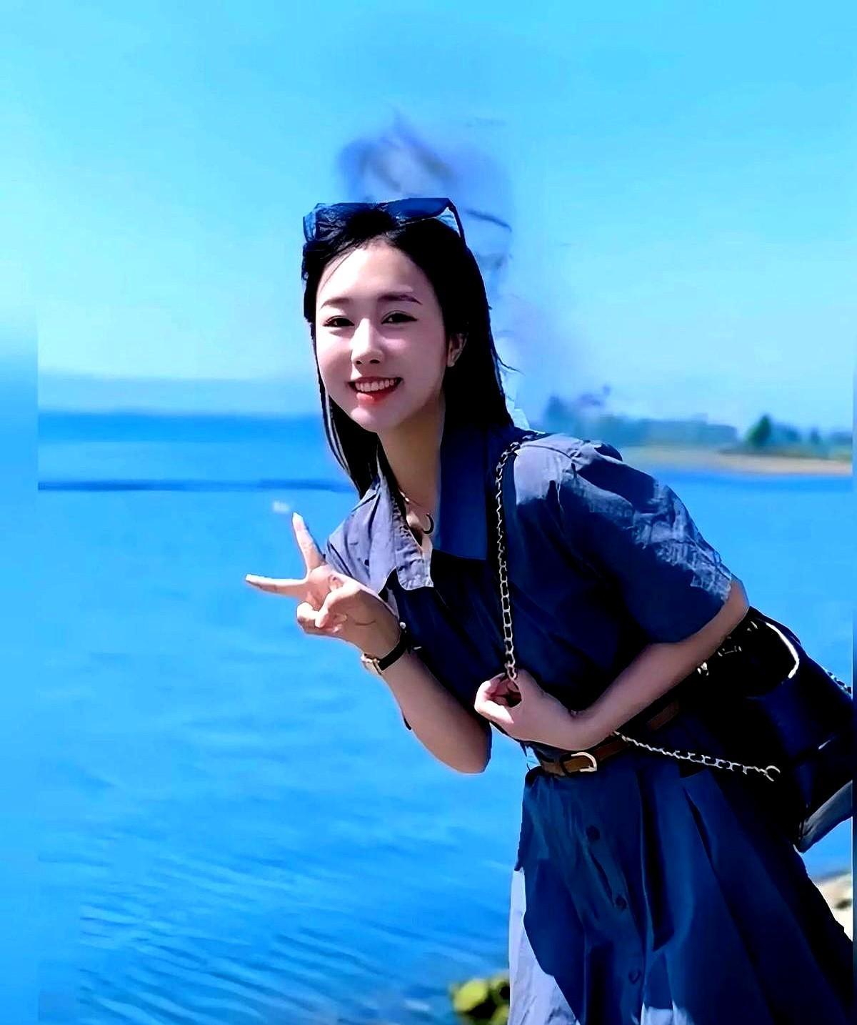 老伴闺蜜的女儿今年32岁了，长相还蛮漂亮的，应该属于大龄优质剩女。
这姑娘最近又