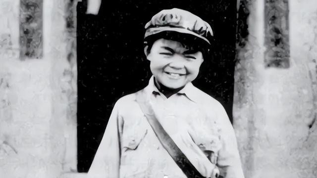 最后一位开国少将：12岁参军，埋战场靠苍蝇救命，102岁身体硬朗