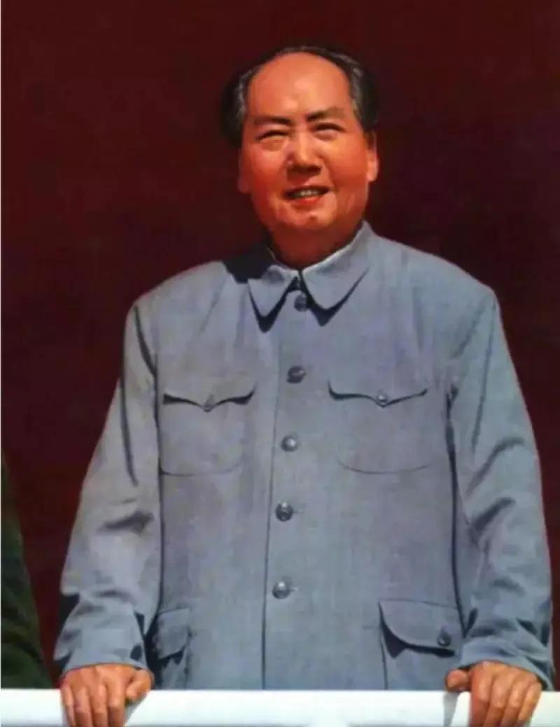 为什么毛主席会成为众人崇拜的对象呢？
毛主席一路走来可不是一帆风顺的，最开始，他