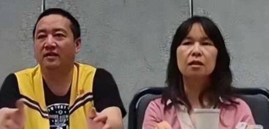 2002年，美女硕士黄娟落入“美男计”温柔陷阱，竟拉官员丈夫下水一起做间谍，17