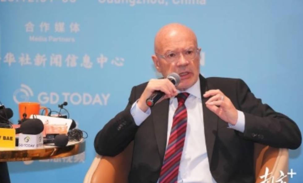 “中国犯了个大错！”英学者坦言美国一直针对中国，是因为中国犯错了，一个建国才二三