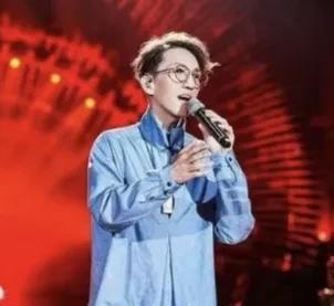 林志炫真不该卷土重来
歌手林志炫在《我是歌手2025》赛事中，第二期惨遭淘汰。可