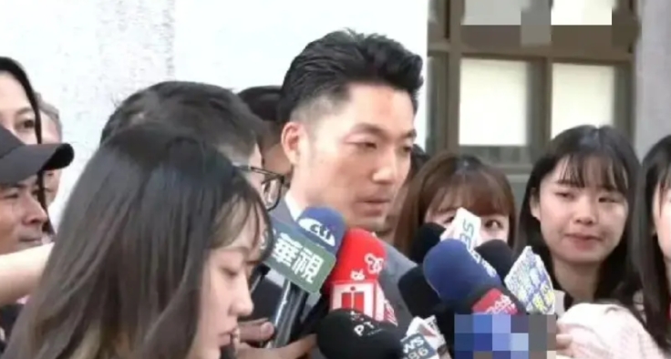 邱毅对蒋万安的批评真是一点都不错，总是想利用两岸关系投机，立场不坚定，难怪会被抛