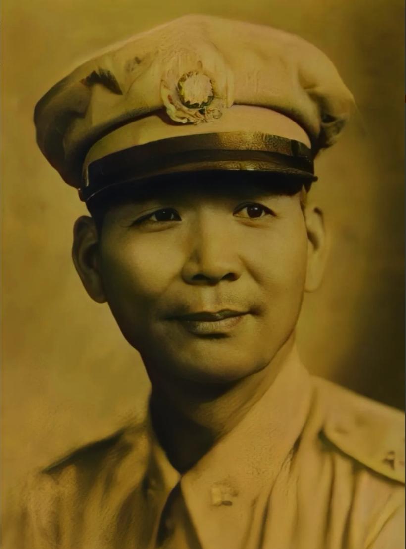 1948年，双堆集战役中，12兵团副司令胡琏见大势已去，打算乘坐坦克突围，坦克有