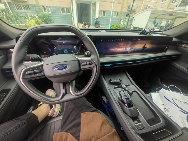 锐界L必须得吐槽的地方
优点还是很多的，今天只聊缺点！
个人最觉得不能忍受的是车