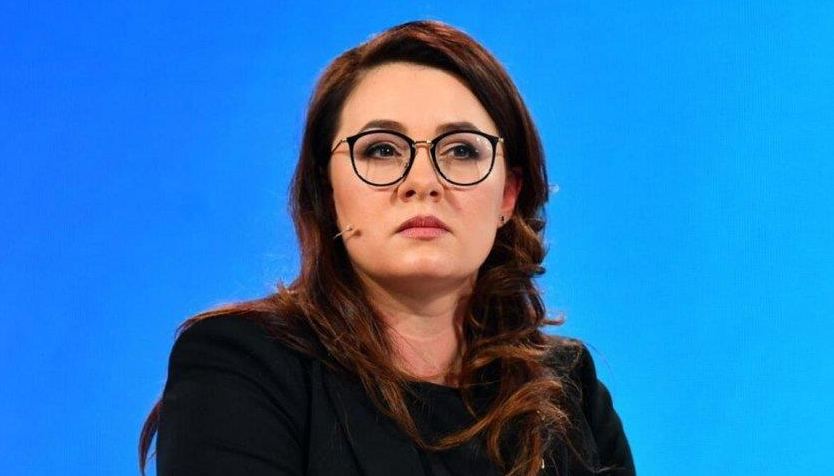 烈火淬锋！乌克兰新总理三把火点燃战时经济革命