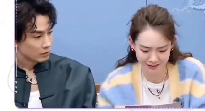 李承铉戚薇谈婚姻保鲜











我的天！现在结婚十年还馋对方身子？李
