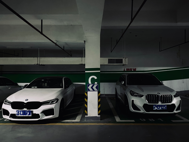 23款宝马X1 s25Li 换挡异响…
起步加油或者快杀停降挡，底盘穿出咔咔的声