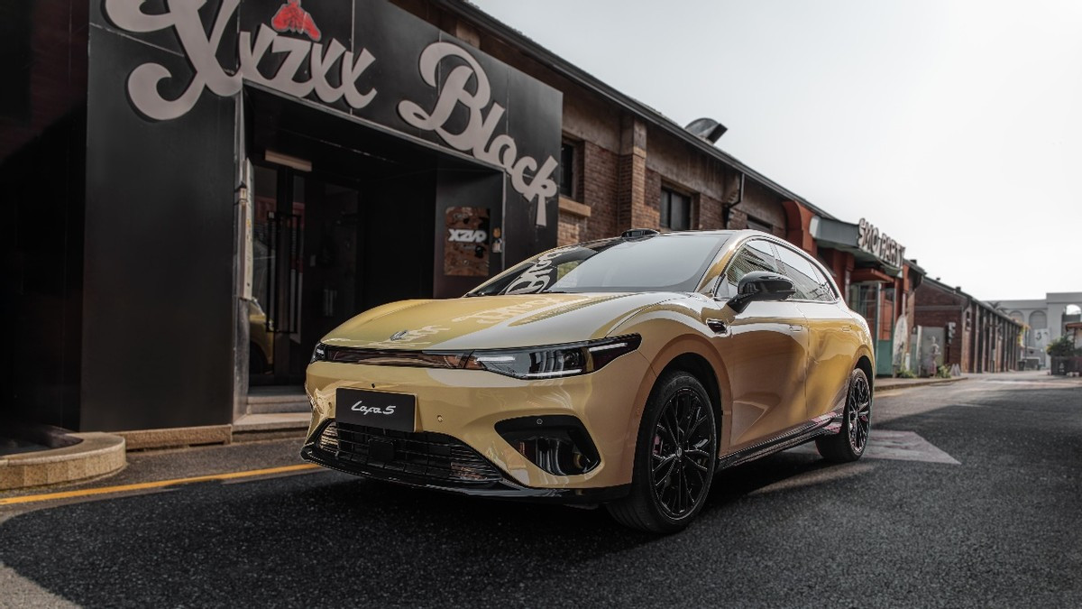 不将就的Dream Car：零跑Lafa5让热爱无需妥协