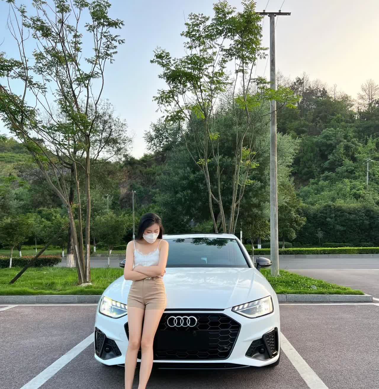 白色的A4才是最经典的，不接受任何反驳。