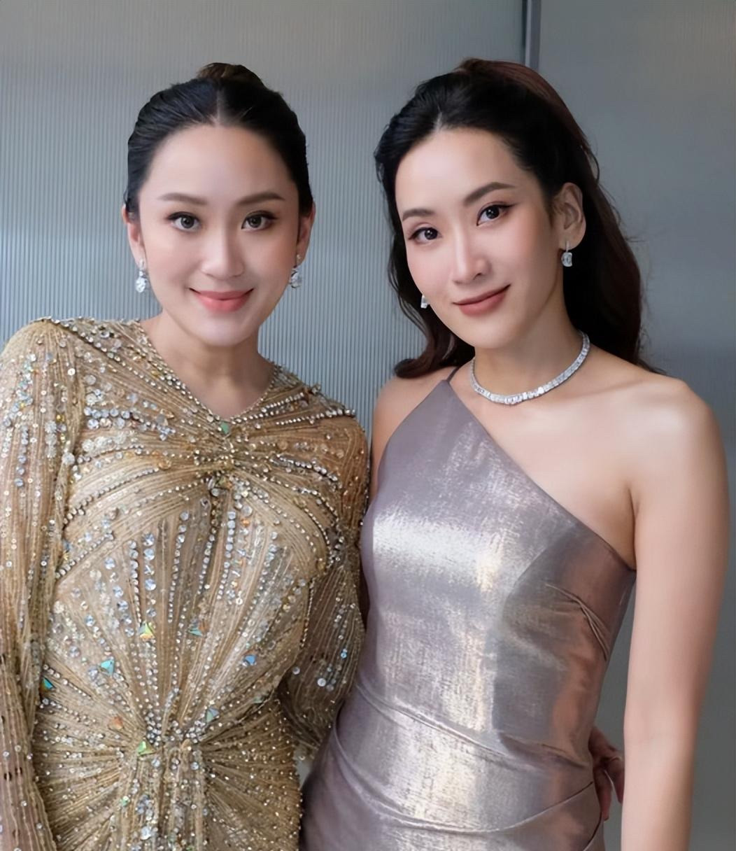 佩通坦下课，普通人要小心这几点











佩通坦突然没了官位，这事儿