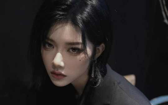 办事大厅没人办事，全正在脱岗闲聊，我发怒后被人告知：那是鬼，不办人事