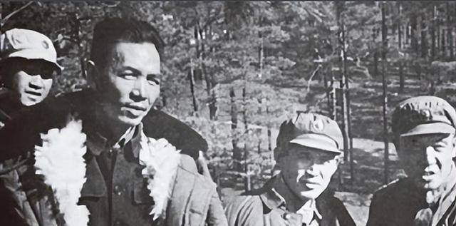 1955年3月，28军军长从军事学院毕业，准备赶往莆田赴任。组织上给了300元钱