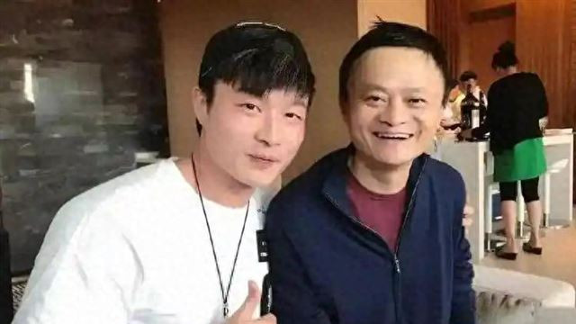 墙倒众人推！网红帝师被封杀，这次真碰到硬茬，黄晓明都惹不起