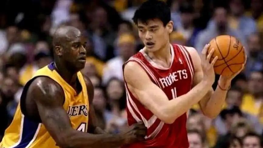 杨毅透露现场看姚鲨大战，担心大姚被"打死"！宇宙勇乔丹不是对手