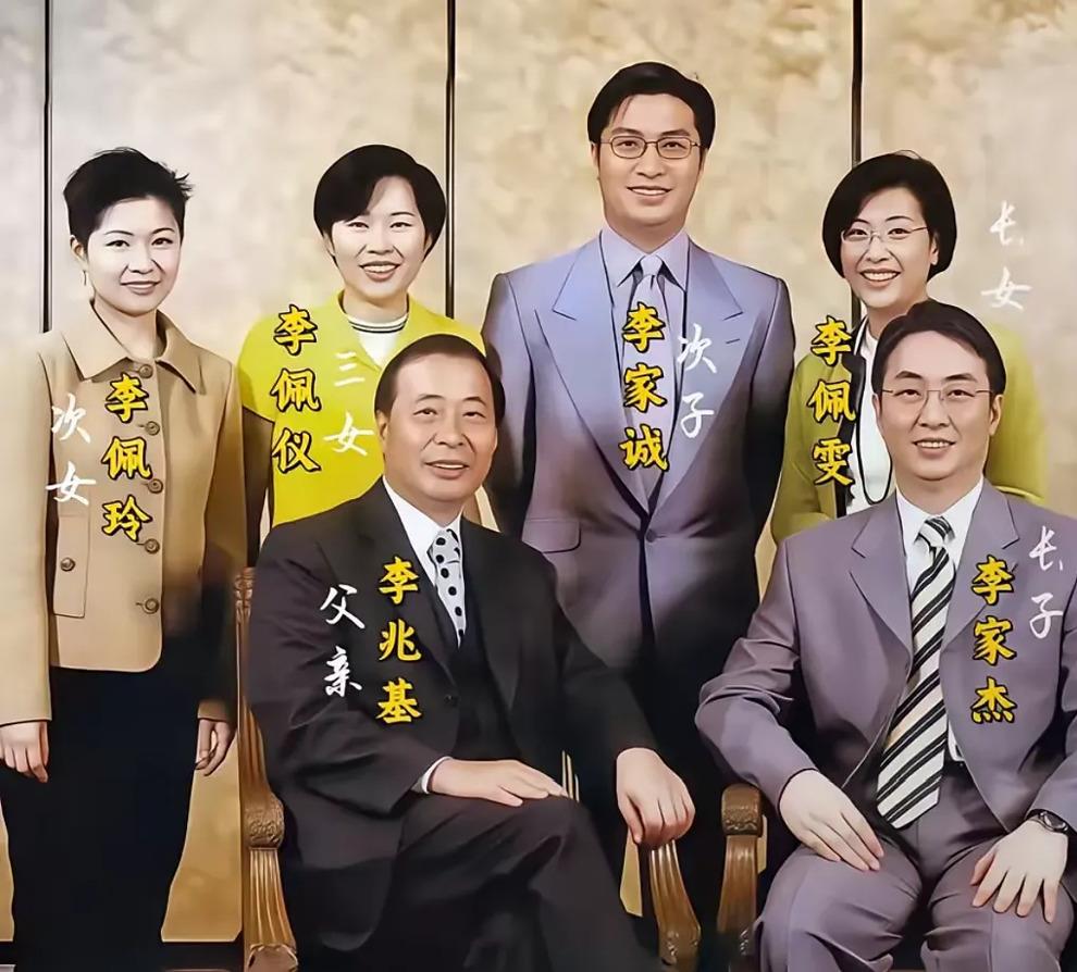 基因这玩意儿可真有意思！ 你看恒基老板李兆基，年轻那会儿可是妥妥的港剧男主脸，他