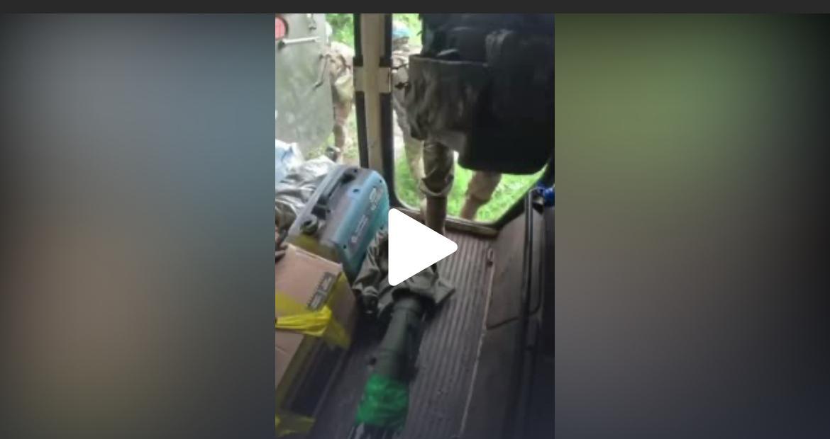 乌军突击队员拍摄了自己阵亡的视频
#俄罗斯伤亡# #乌军伤员# #乌军家属# 