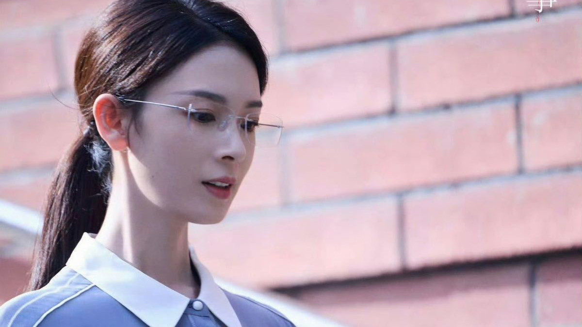 从《玫瑰的故事》到《蛮好的人生》，她瘦到脱相，却多了高知气质