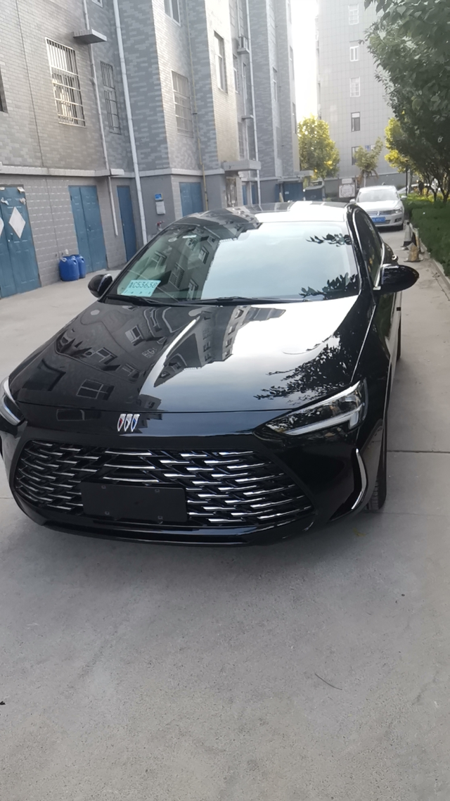 25t我滴小君威
都说新款君威脸丑，我感觉挺帅的，24款君威价格很低了。相比22