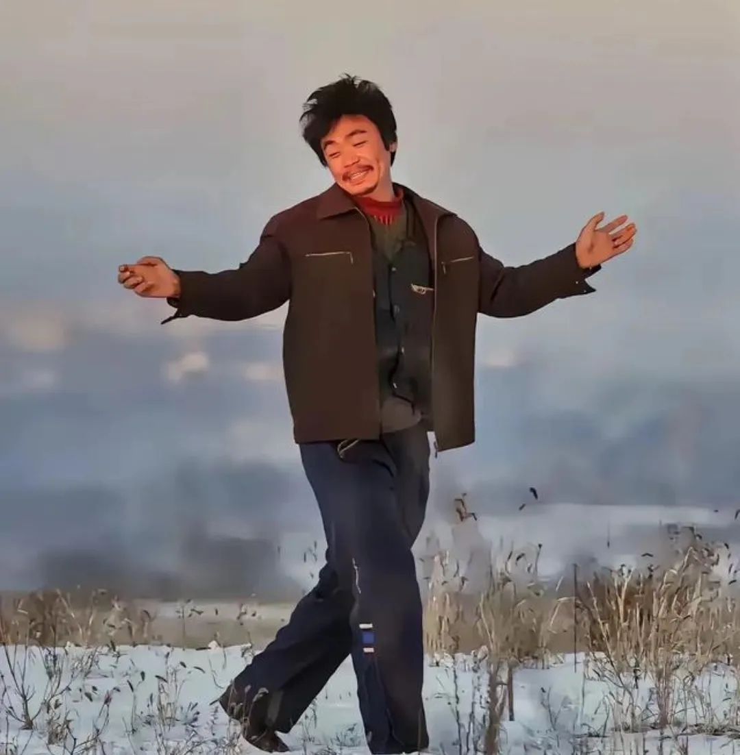 我妈妈以前特别讨厌王宝强

认为他外表老实，实际上精明的很！

但这两天发现好像