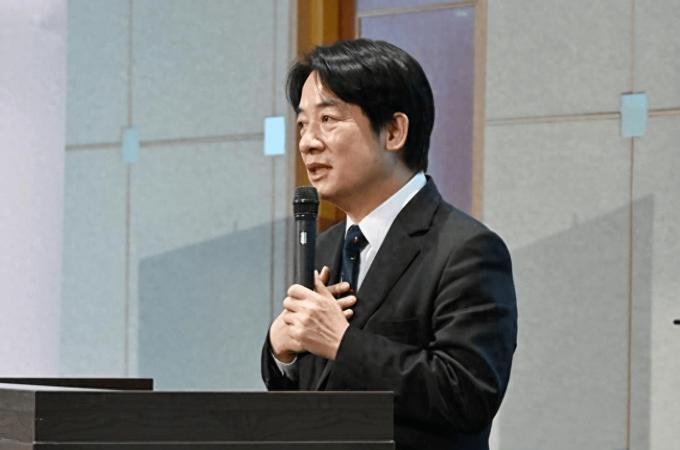 赖清德声称愿意接受统一谈判，却在两岸身份地位上做文章，王毅外长