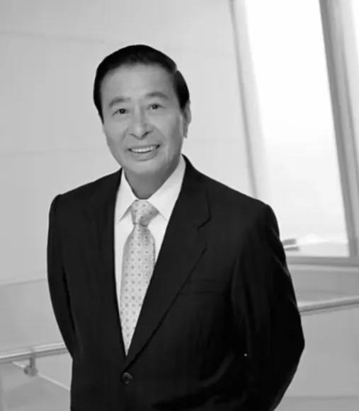 李兆基去世的消息一出，大伙儿才扒出这位富豪鲜为人知的感情故事。 不查不知道，一查