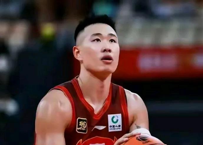 山东男篮有望签下贺希宁！
贺希宁是土生土长的济南人，如果能签下他，山东男篮锋无力