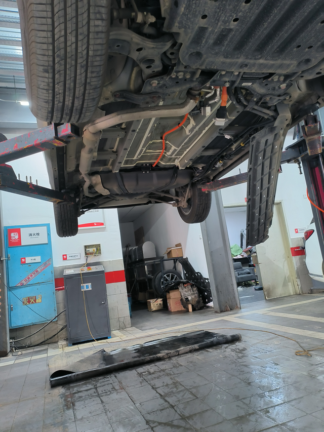 后台通知电池异常
换电池什么鬼！（售后打电话我还以为是骗子）自己不觉得电池有问题