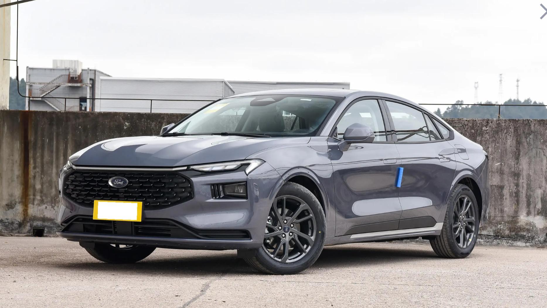 福特直接“掀桌子”！2.0T爆254马力+8AT，比迈腾漂亮，跌到14万