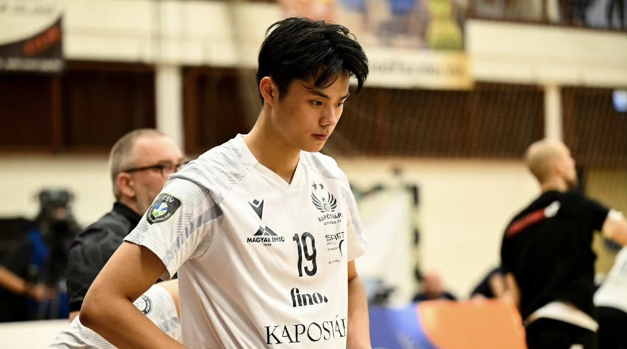 杨宝淇揽全队最高21分（42扣19中3失误3被拦+成功率45%+有效率28.9%