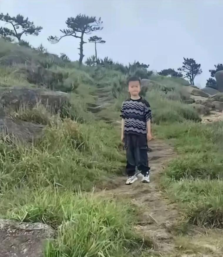太惨了！失踪50多天后，他小小的尸体在山涧被人发现！



五月的第四天，一个幸