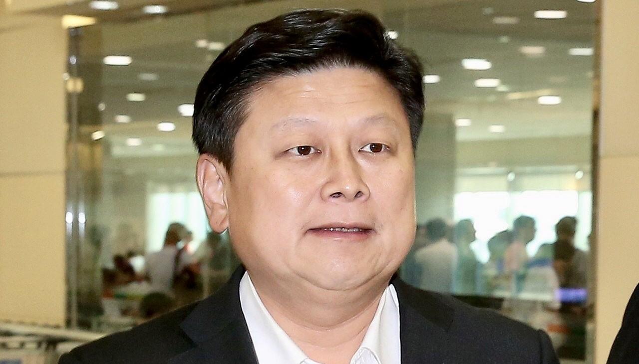 国民党内部炸锅了！操盘手傅琨其突然放话要搞"郭朱配"，直接把朱立伦推上风口浪尖。