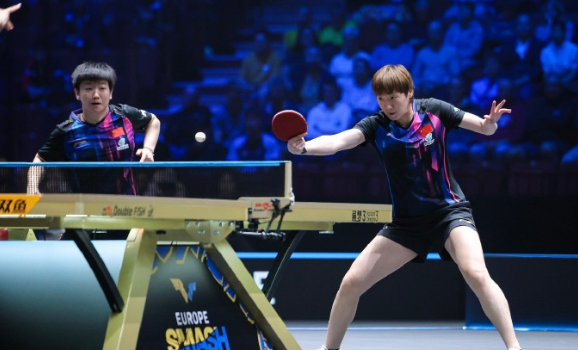 女双1/4决赛
孙颖莎/王曼昱(CHN)3-0马特洛娃(CZE)/巴拉佐娃(SV