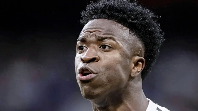 去年的世界足球先生，13 场 7 次被换场均 68 分钟，要被皇马边缘化了