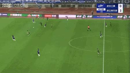 18岁的王钰栋已经取得了6粒中超进球
头球1个
远射1个
过门将2个
禁区内2个