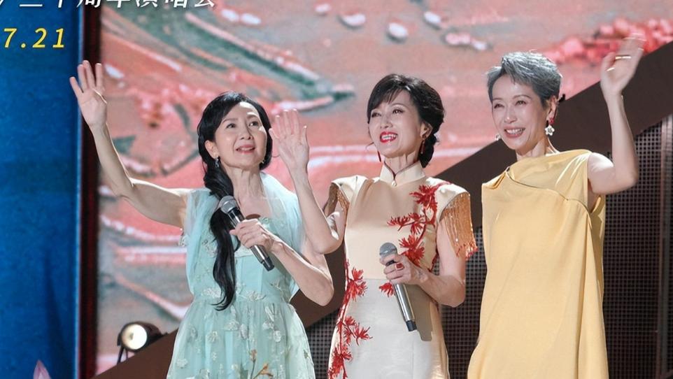 叶童宣布退出巡演，不愿再消费“许仙”，赵雅芝该何去何从？