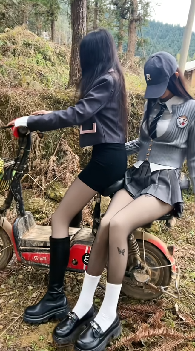 拿什么感动你，我家还是山路
