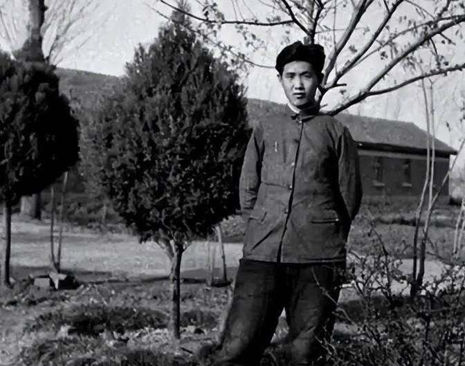 1985年7月的一天，一位特殊人物出现在了兰州中级法院刑事审判庭的被告席上。此人