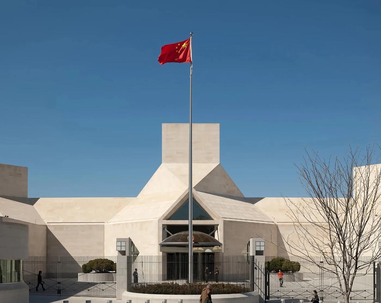 中国驻美大使馆配发歼10大胜猛龙起飞的图文回应印度的全球宣讲团表演
 据美国《外