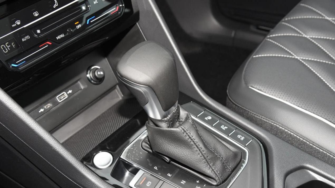 大众终于厚道了！18.68万降到13万多，月销26663辆，不比电车香？