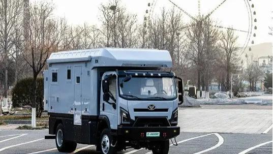 曼恩博达重汽四驱豪曼全地形房车，以精工细节诠释越野巅峰，助你征服未知之境