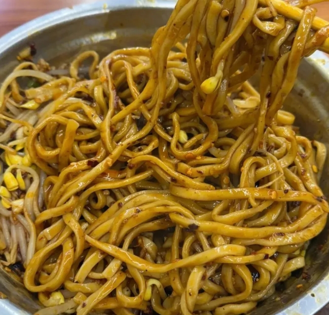 接受客户宴请，几十块钱吃个面被罚3000元，是不是有点小题大做？

最近，安徽涡