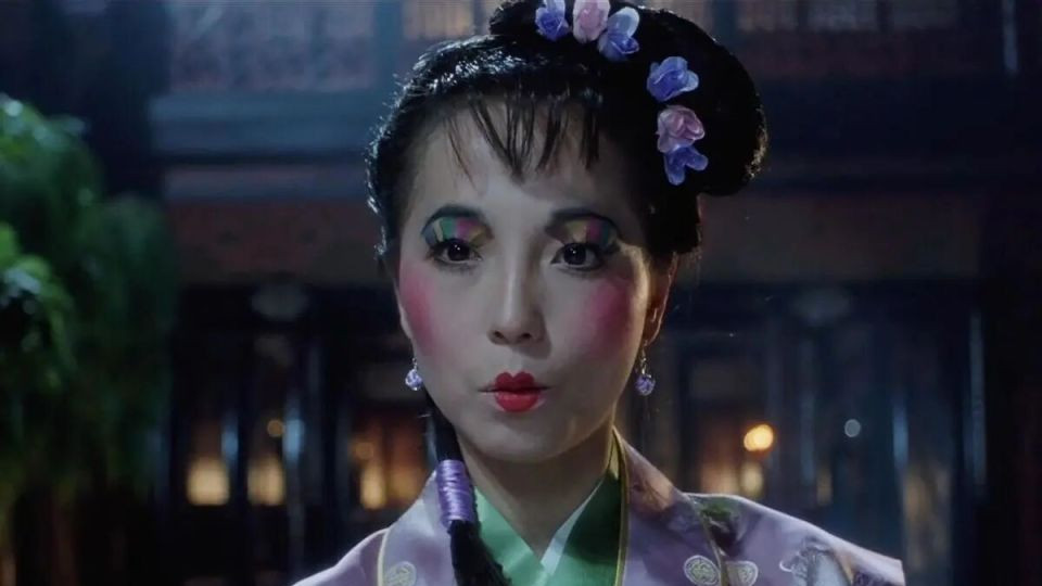 62岁“石榴姐”苑琼丹近照曝光，面容浮肿显老，此前转战直播带货