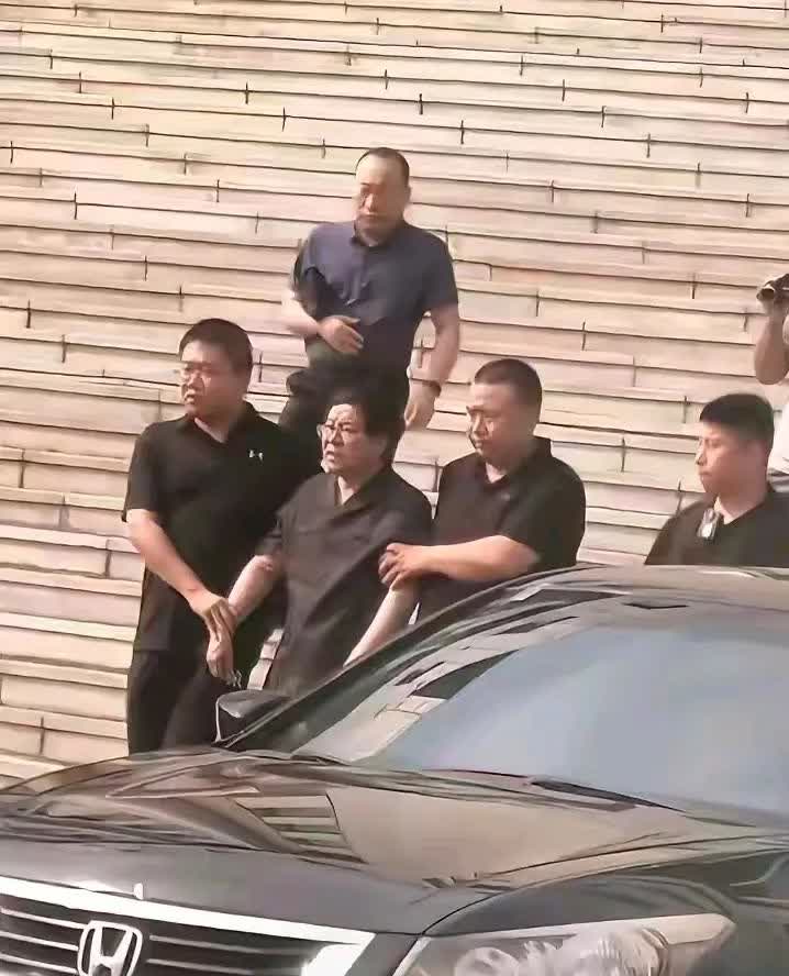 这谁啊？被拿了！