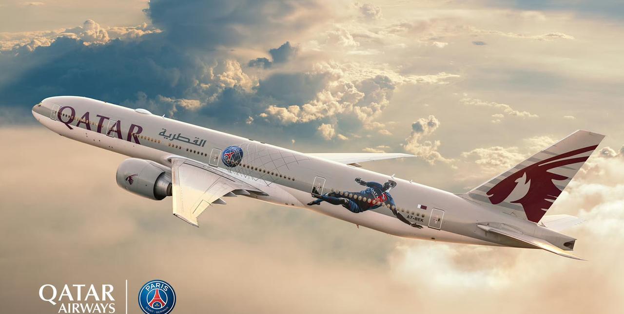 卡航携B777-300er，搭载巴黎圣日耳曼涂装参加16号开幕的巴黎布尔歇国际航