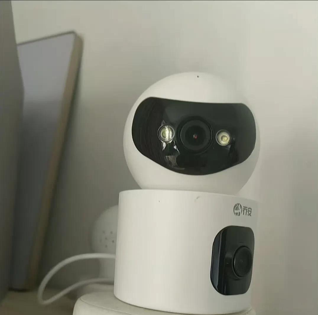 我决定了，我要给我小小20多个平方的房子装个监控。
还有不到十天就国庆了，到时候
