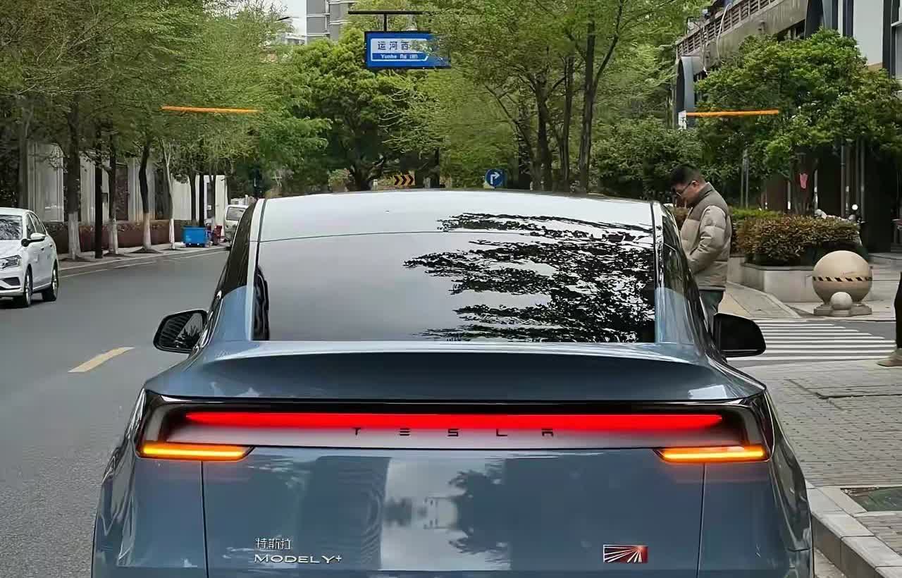 真的不明白！
现在国产新能源之间竞争这么激烈，为什么特斯拉还能稳稳的保持销量？