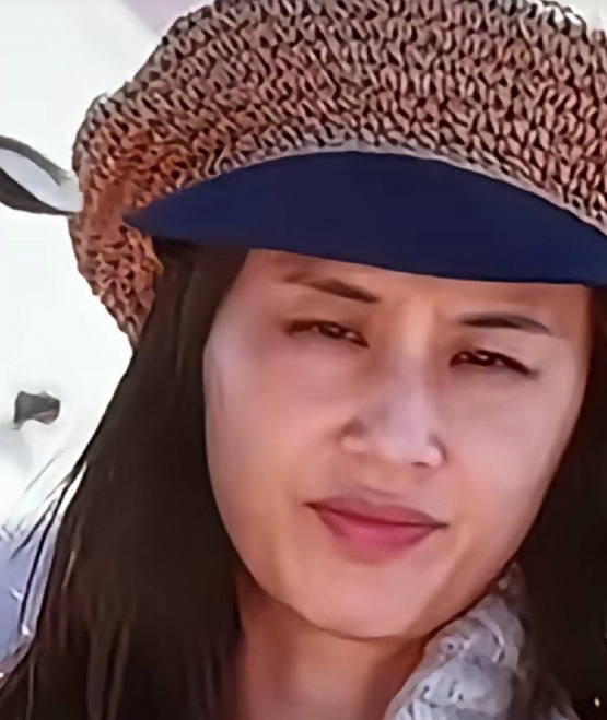 在《再见爱人》的节目里，杨子亲吻黄圣依受伤的手这一幕，着实令人感慨。看到这一场景