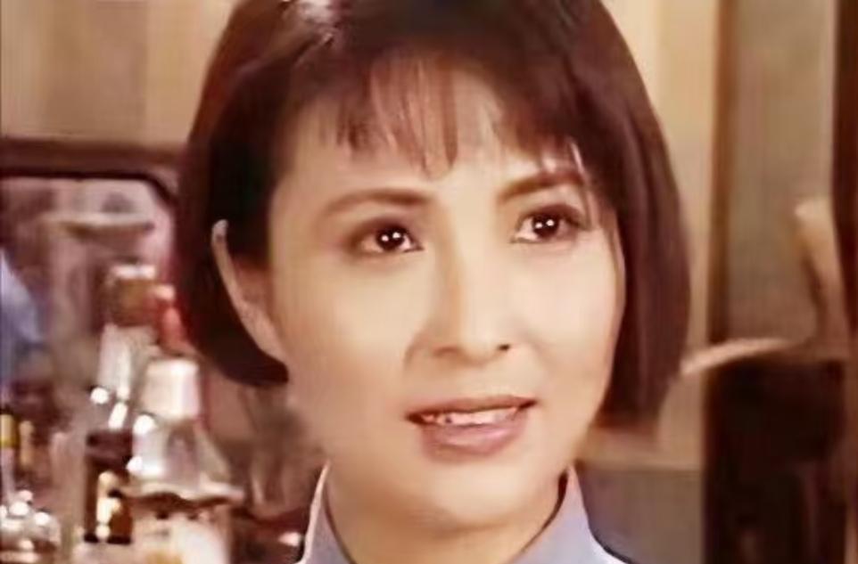 - 李羚：甘于平淡，成就非凡的艺术家