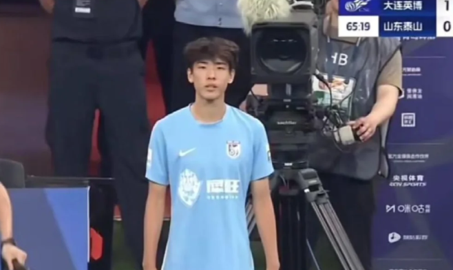 从主力到替补？朱鹏宇：心态没变化

7月19日晚，中超联赛第17轮角逐，大连英博